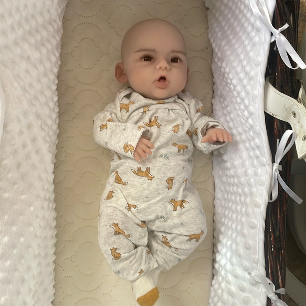 Full Body Platinum Silicone Baby Doll with Drink and Wet, armatures, skull. - Picture 2 of 14